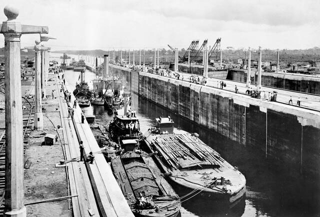 Construction du canal de Panama en voie d'achèvement en 1913